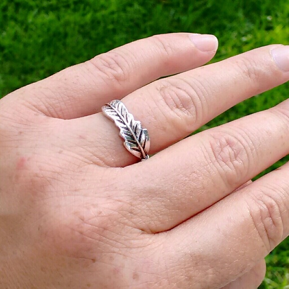 *925 Sterling Silver Feather Leaf Ring - Picture 3 of 5